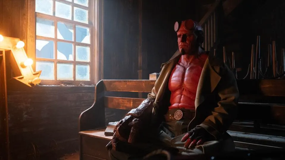 Hellboy: Đại Chiến Quỷ Dữ-Hellboy: The Crooked Man